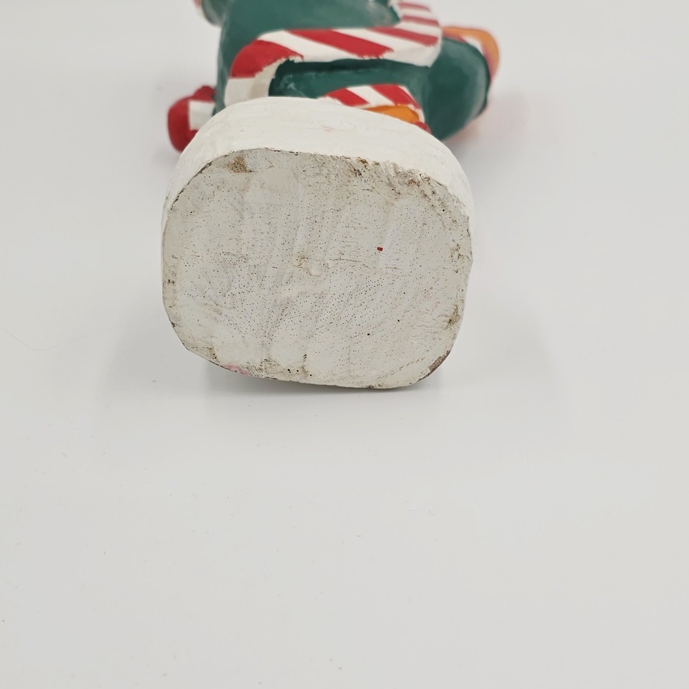 Vintage Hand-carved Jolly Santa On A Platform Snowball Happy Red White Green 10" - Picture 6 of 9